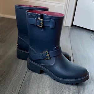 Navy rain books size 9